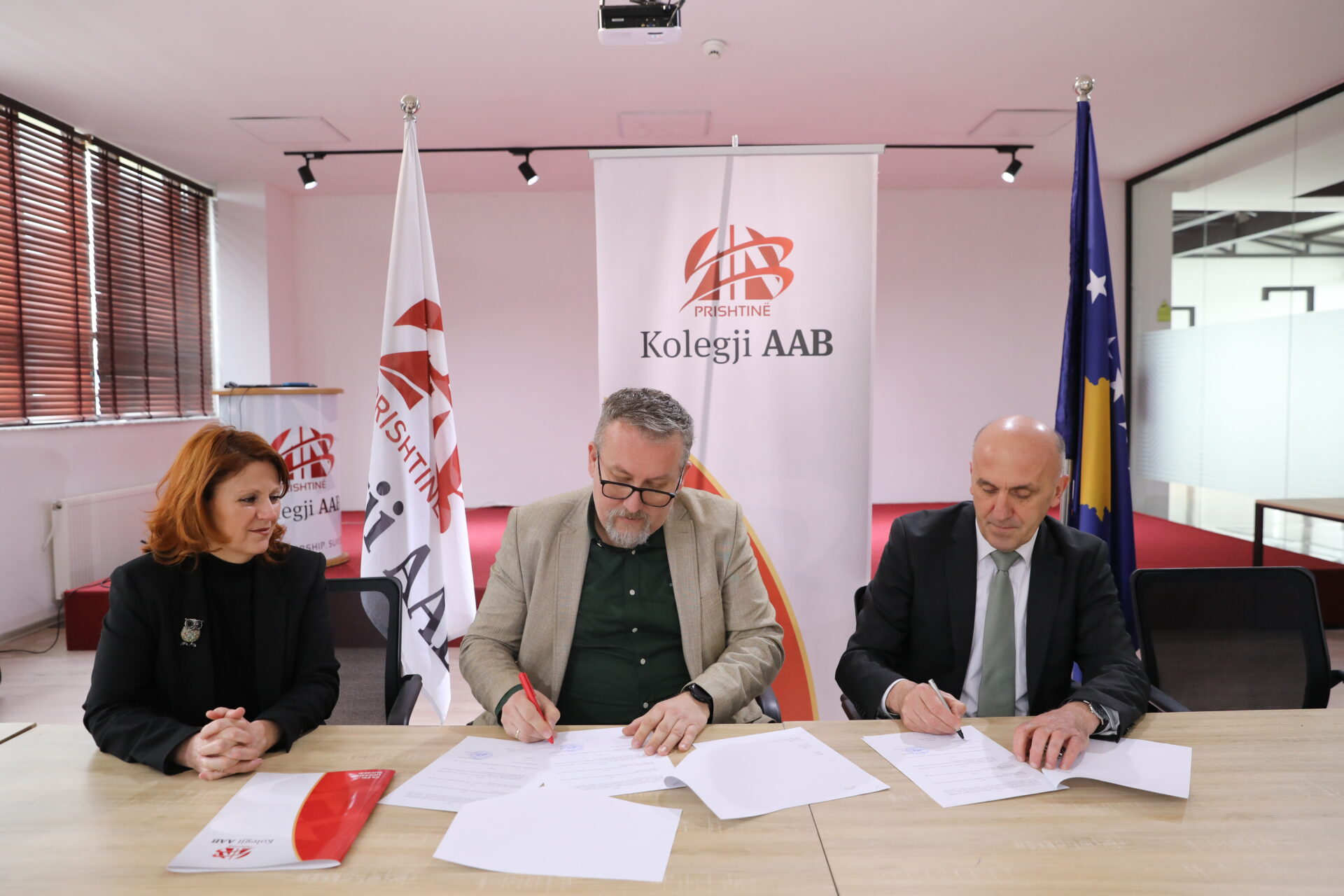 The Faculty of Dentistry signed an agreement with the Chamber of Dentists of Kosovo