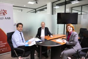 Professor from Israel's Haifa University visits AAB College, cooperation agreement is discussed