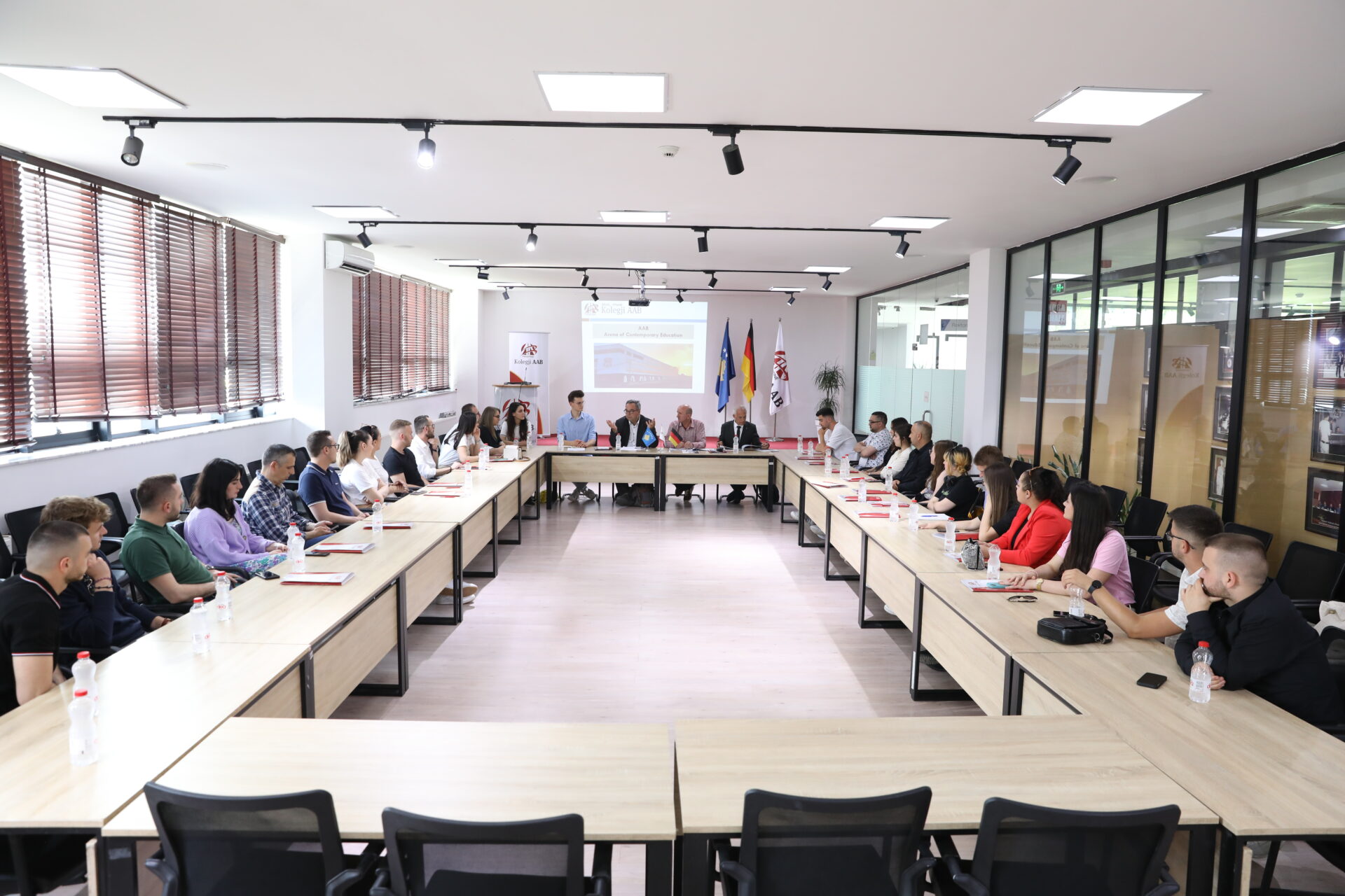 The Dean of the Faculty of Applied Sciences for Public Administration of Kehl University visits AAB College
