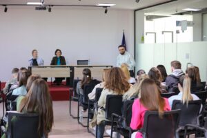 Representatives of the National Association for Autism hold a lecture for the students of the Faculty of Psychology