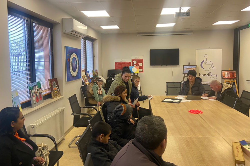 Studentët e Shkencave Sociale zhvillojnë aktivitet humanitar në Gjakovë