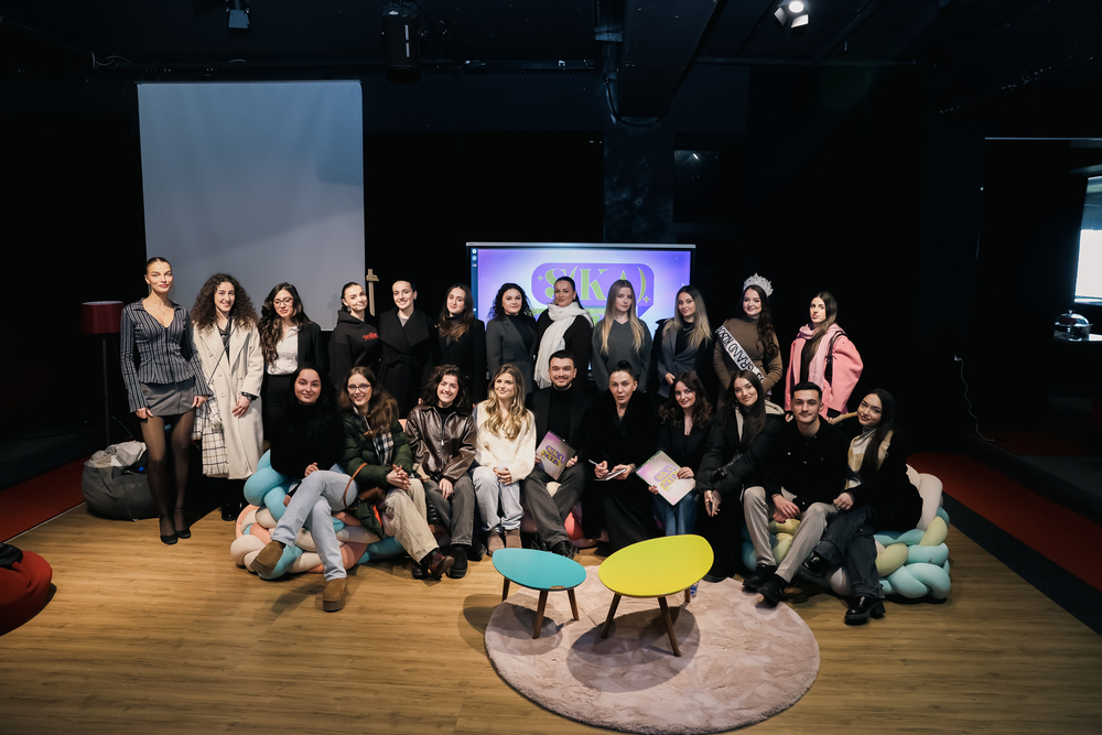 Studentët e Fakultetit të Komunikimit Masiv realizojnë emision praktik