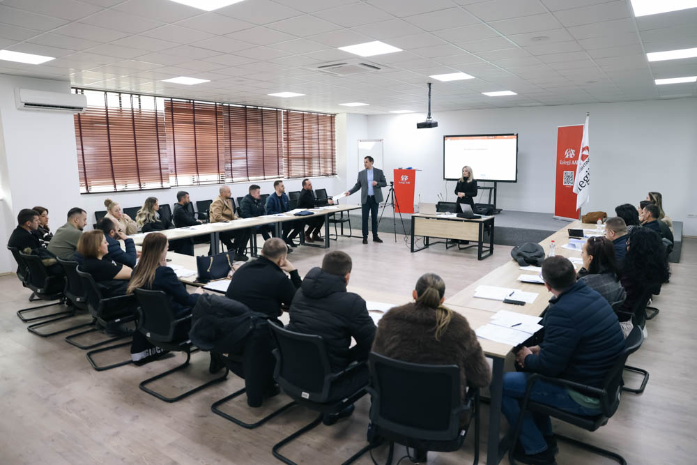 Fakulteti Ekonomik në Kolegjin AAB ka realizuar trajnimin njëditor i dedikuar për hartimin e projekt-propozimeve të temave Master